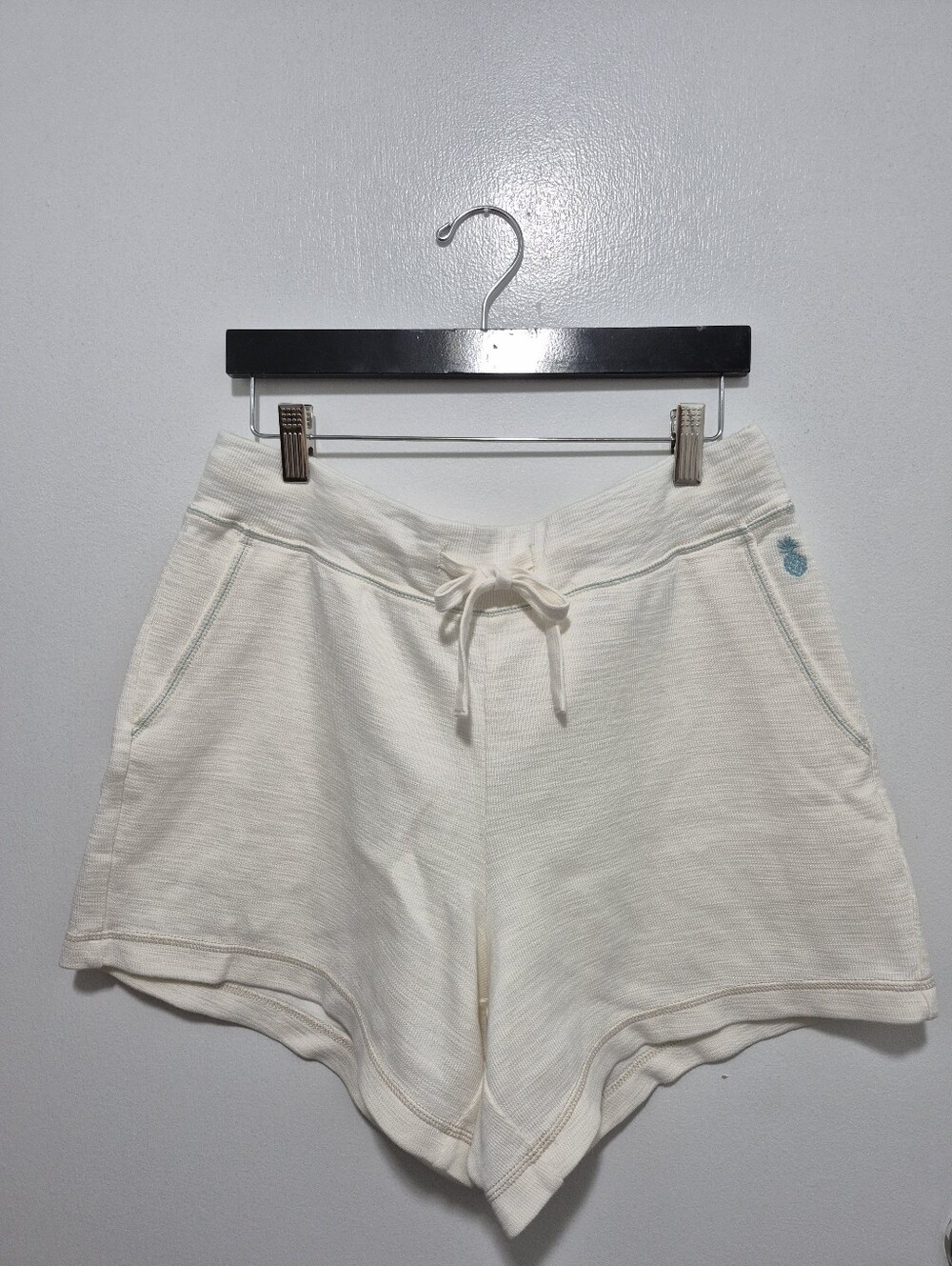 Tommy Bahama Womens Tobago Bay Shorts in Cream Size MEDIUM